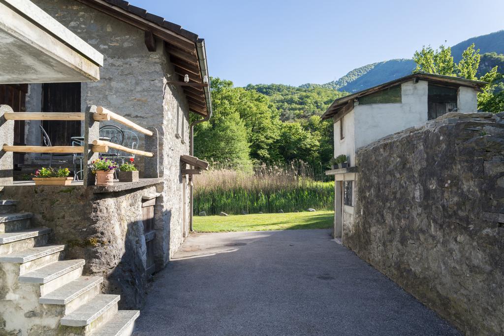 Ostello & Camping Riposo Hotel Losone Exterior foto