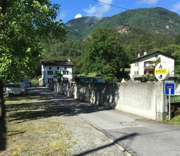 Ostello & Camping Riposo Hotel Losone Exterior foto